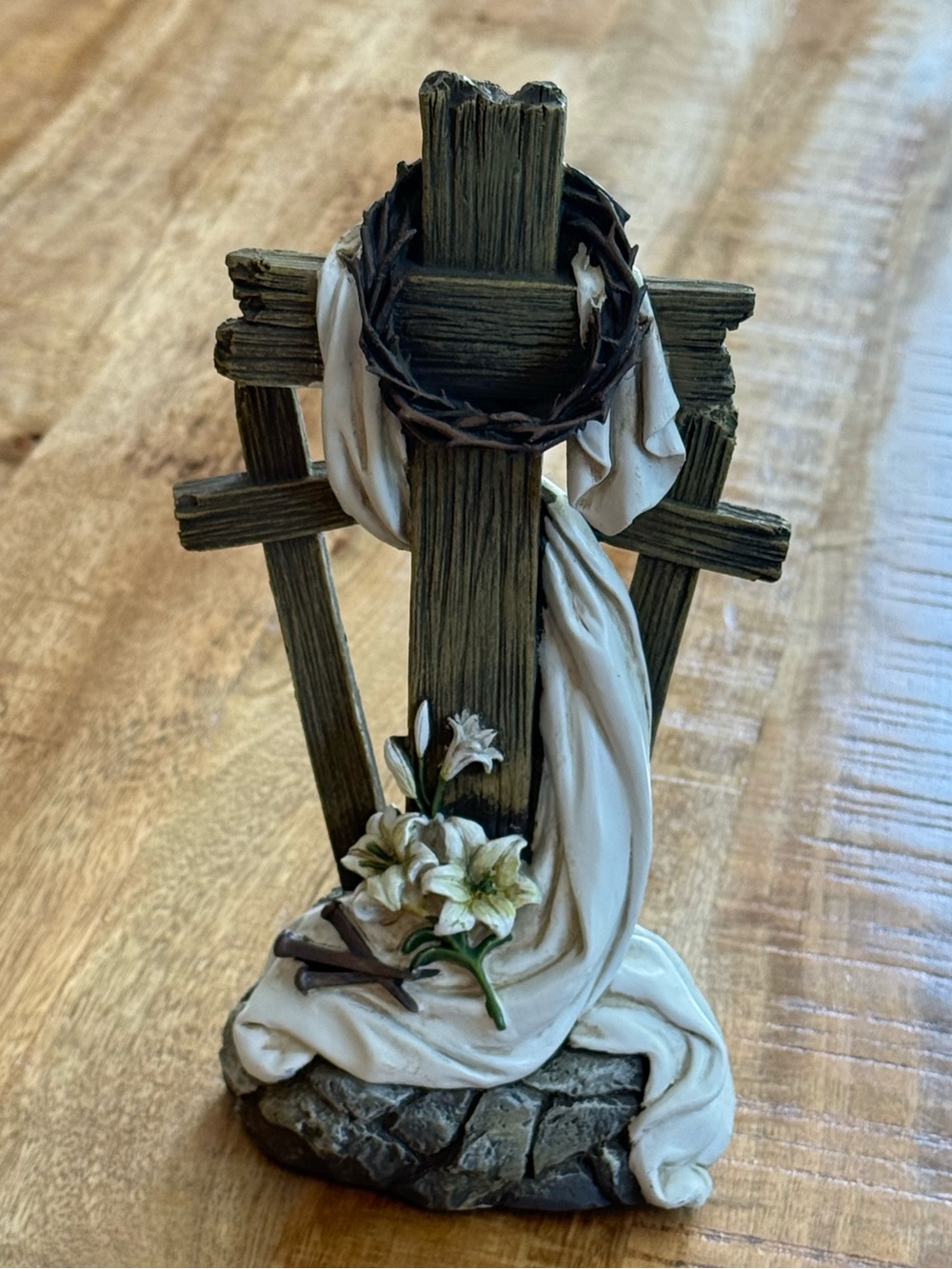 Easter Calvary Three Crosses Figurine Crown of Thorns Shroud Lilies 9.5"